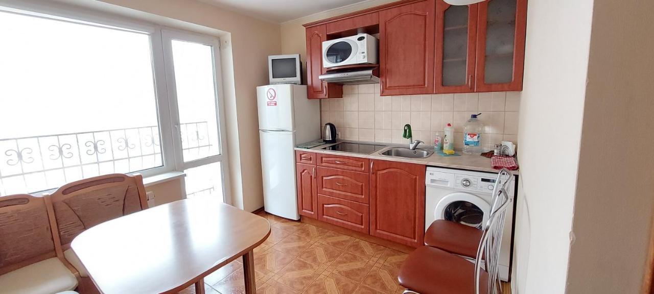 Apartment On Patriarkha Mstyslava Skrypnyka Street Kiev Eksteriør billede
